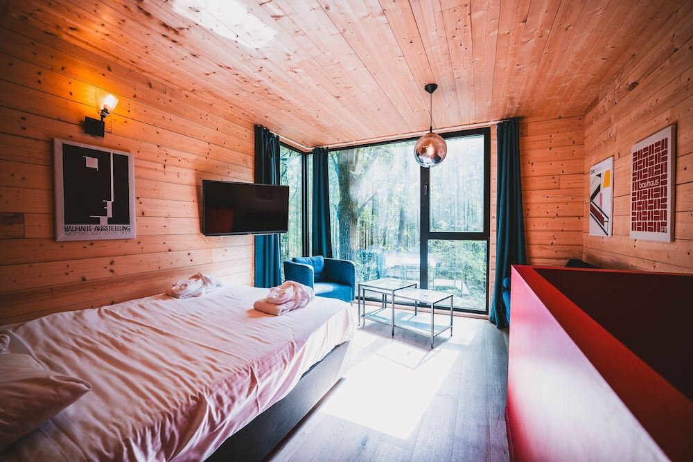 Utopia Hotel Family Tree House 3