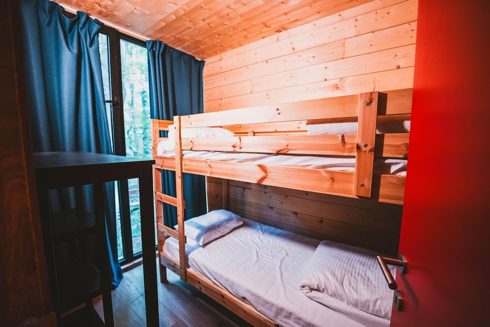 Utopia Hotel Family Tree House 2