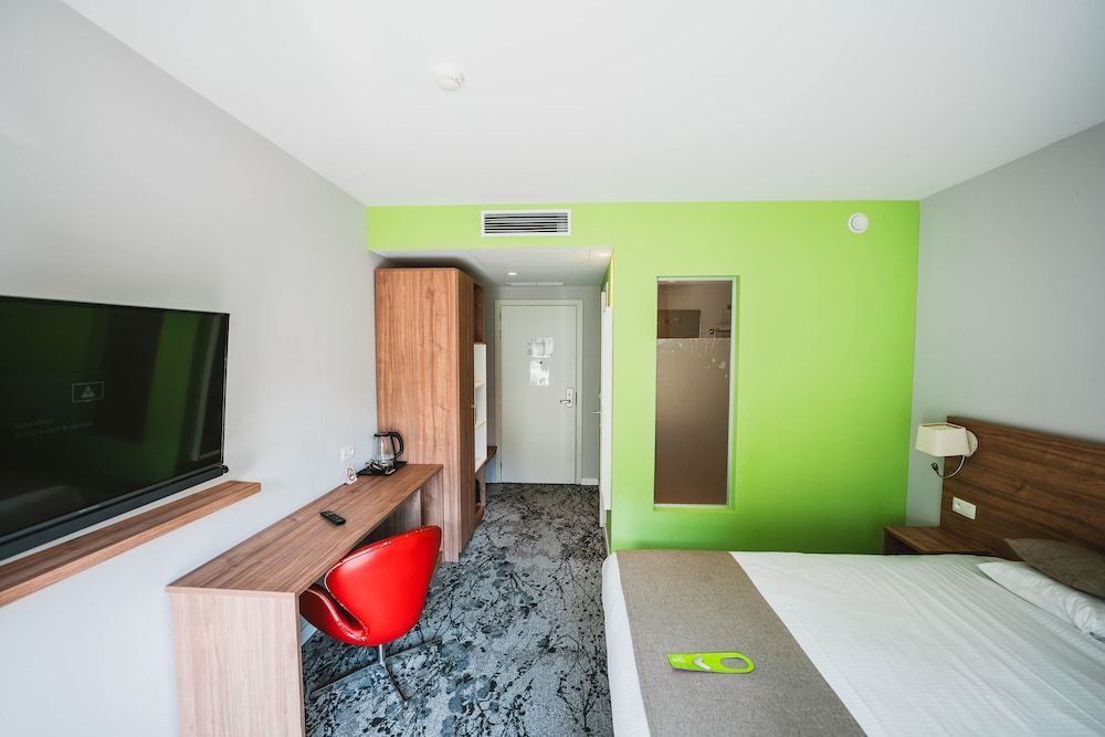 Utopia Hotel Comfort Double or Twin Room 5