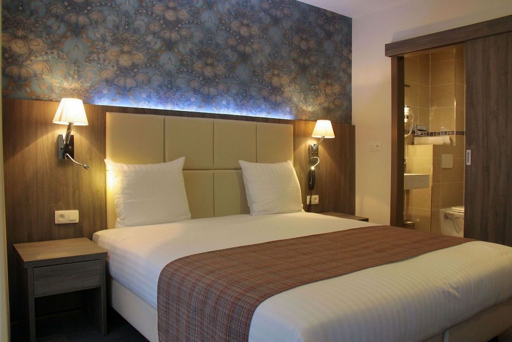 Dansaert Hotel Standard Double or Twin Room 8