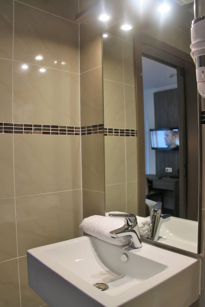 Dansaert Hotel Standard Double or Twin Room 13