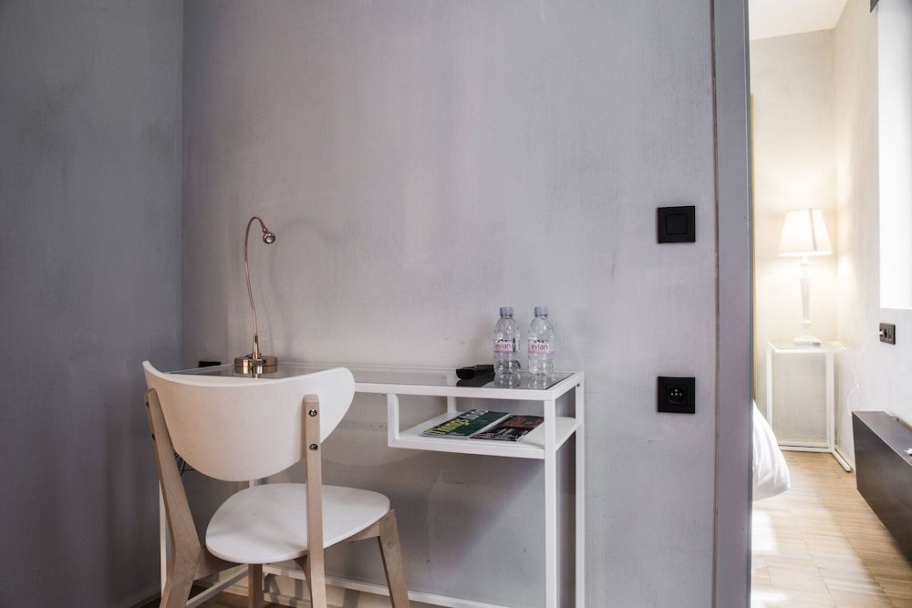 HotelO Kathedral Antwerp Basic Double Room, 1 Bedroom 8