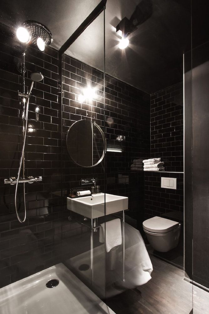 HotelO Kathedral Antwerp Basic Double Room, 1 Bedroom 6