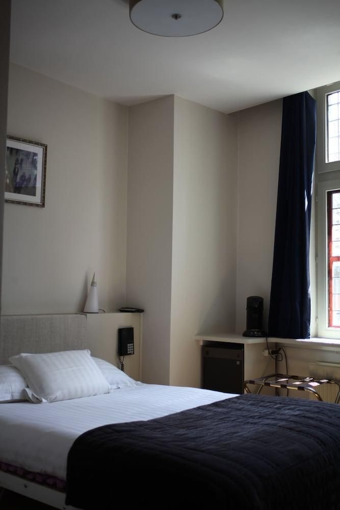 Hotel Salvators Economy Double Room 3