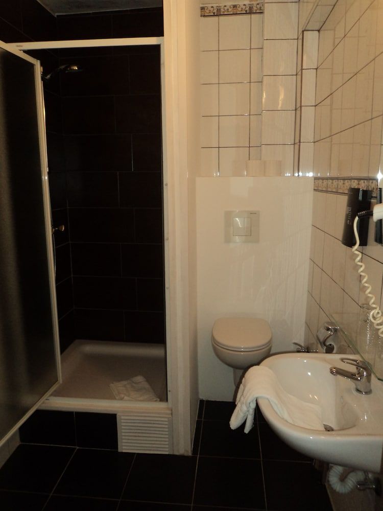 Hotel Albert Triple Room 5