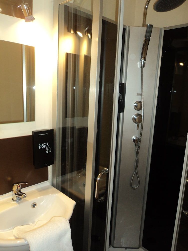 Hotel Albert Triple Room 4