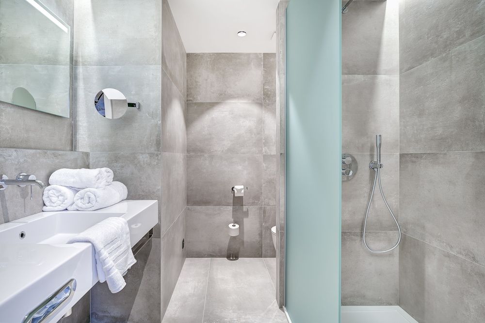 R hotel experiences Junior Double Room 3