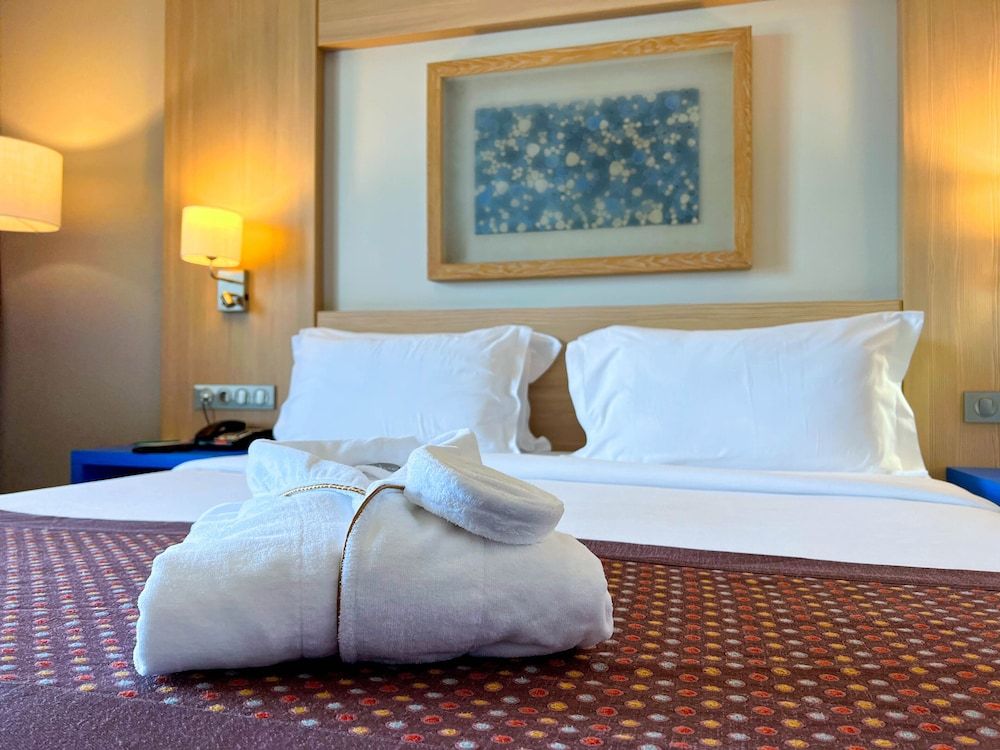 Golden Tulip Le Diplomate Cotonou Executive Room, 1 Queen Bed 2