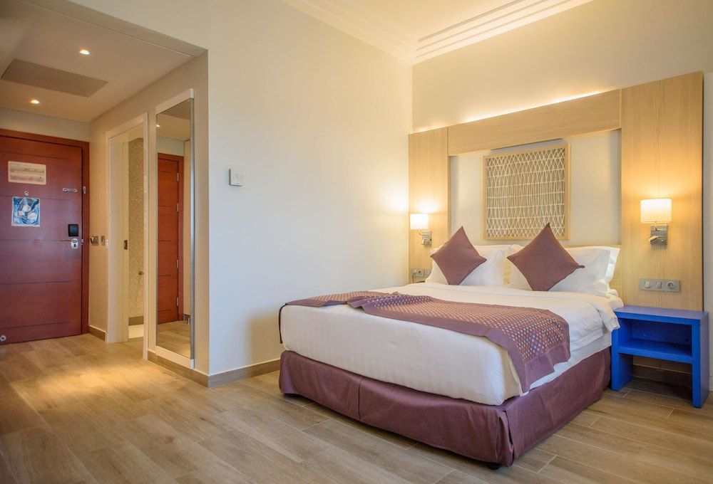 Golden Tulip Le Diplomate Cotonou Standard Room, 1 Double Bed, Accessible 2