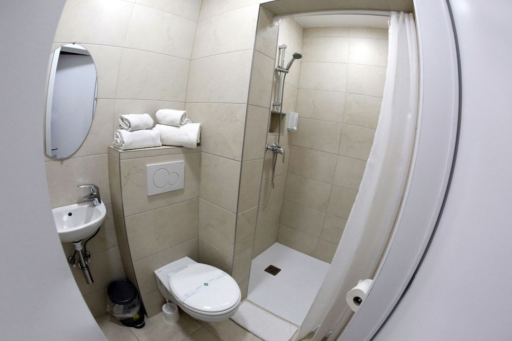 Hotel de France Economy Double Room 6