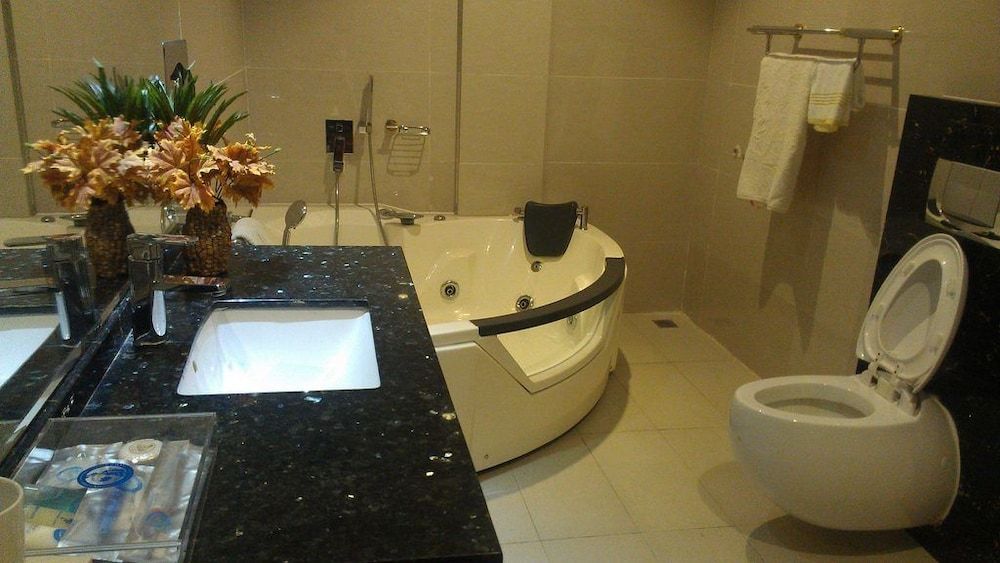 Sun Beach Hotel Suite 8