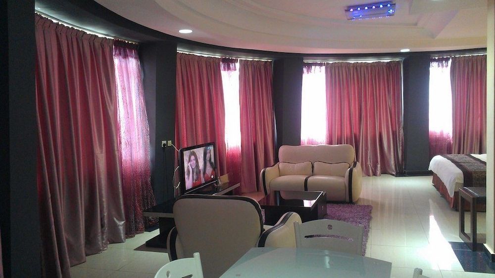 Sun Beach Hotel Suite 14