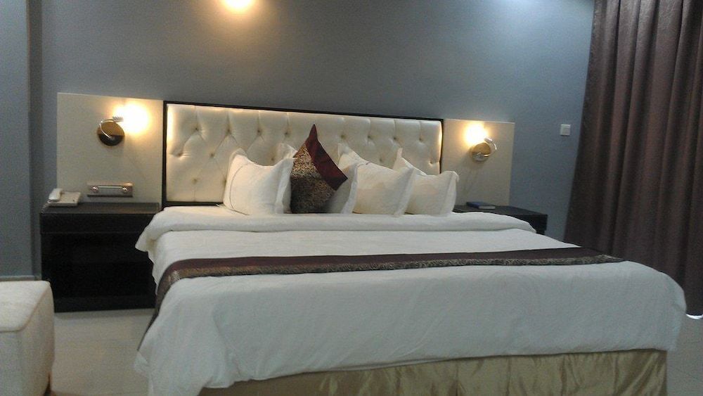 Sun Beach Hotel Suite 5