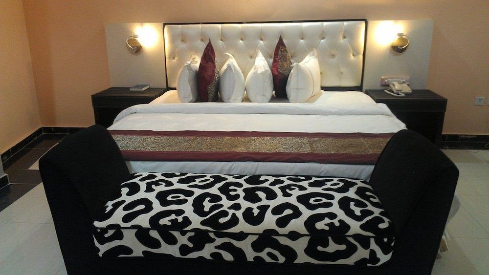 Sun Beach Hotel Suite