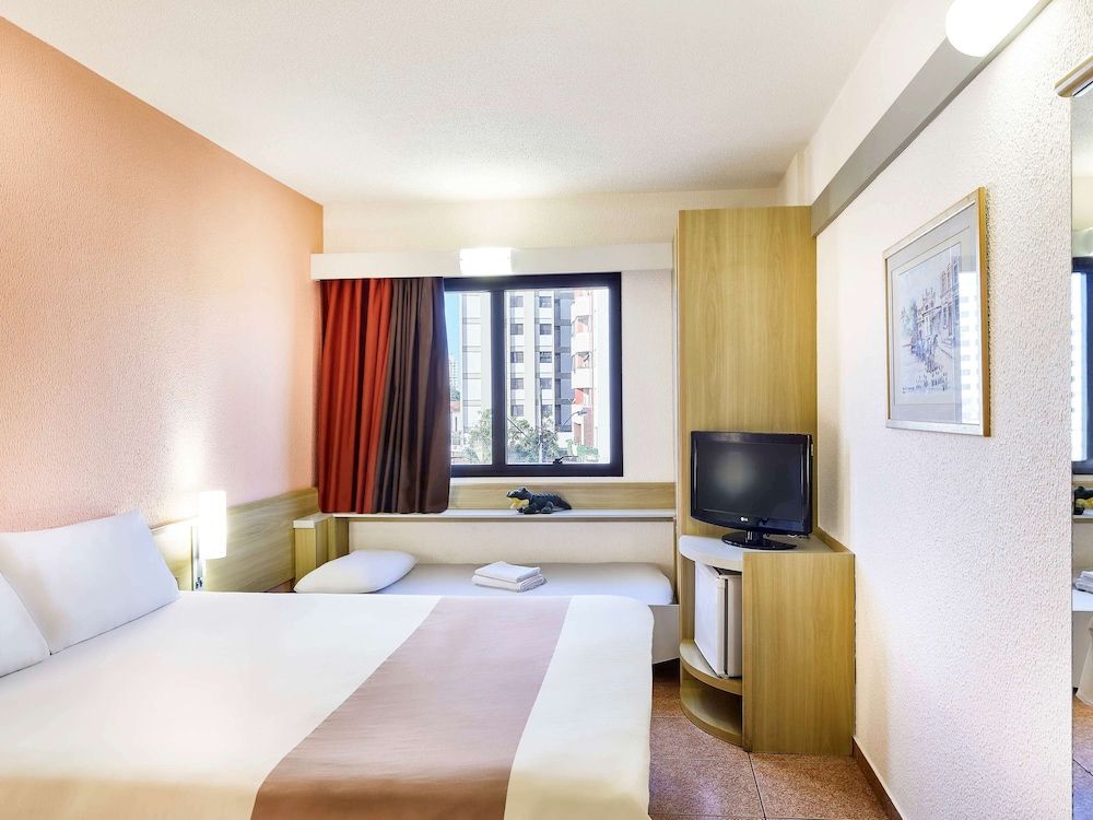 Room, Multiple Beds