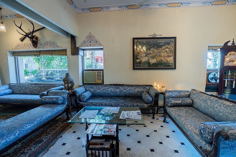 reception waiting area