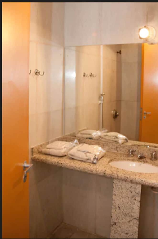 Hotel Atlântico Avenida Twin Room 6