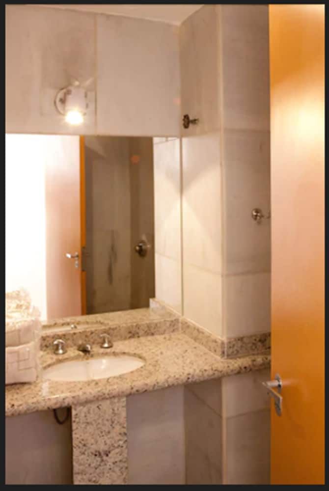 Hotel Atlântico Avenida Twin Room 8