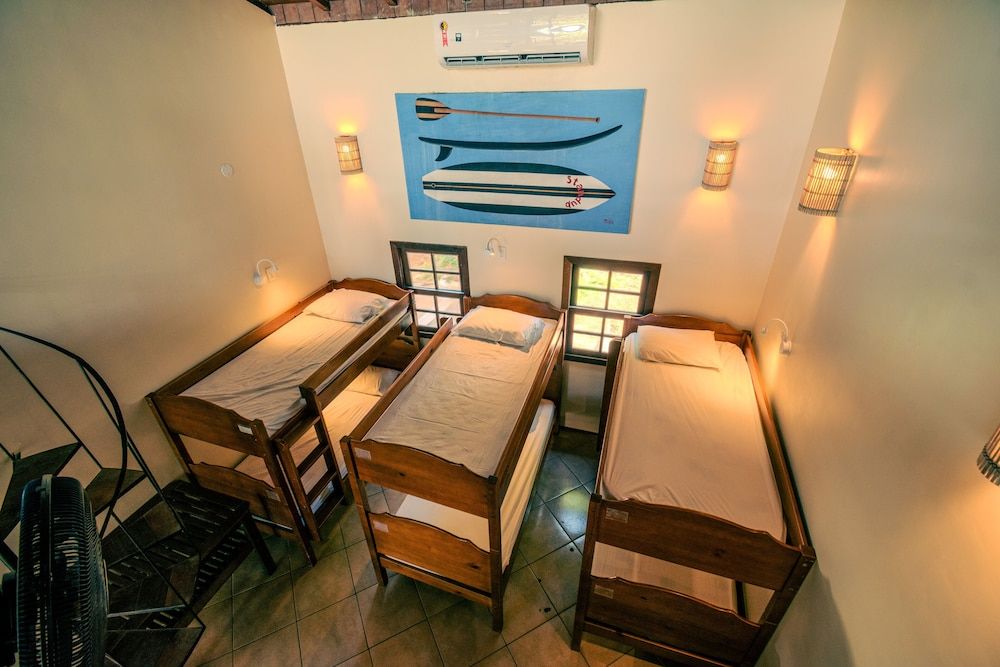 Dormitorio ensuite compartilhado misto 11 camas