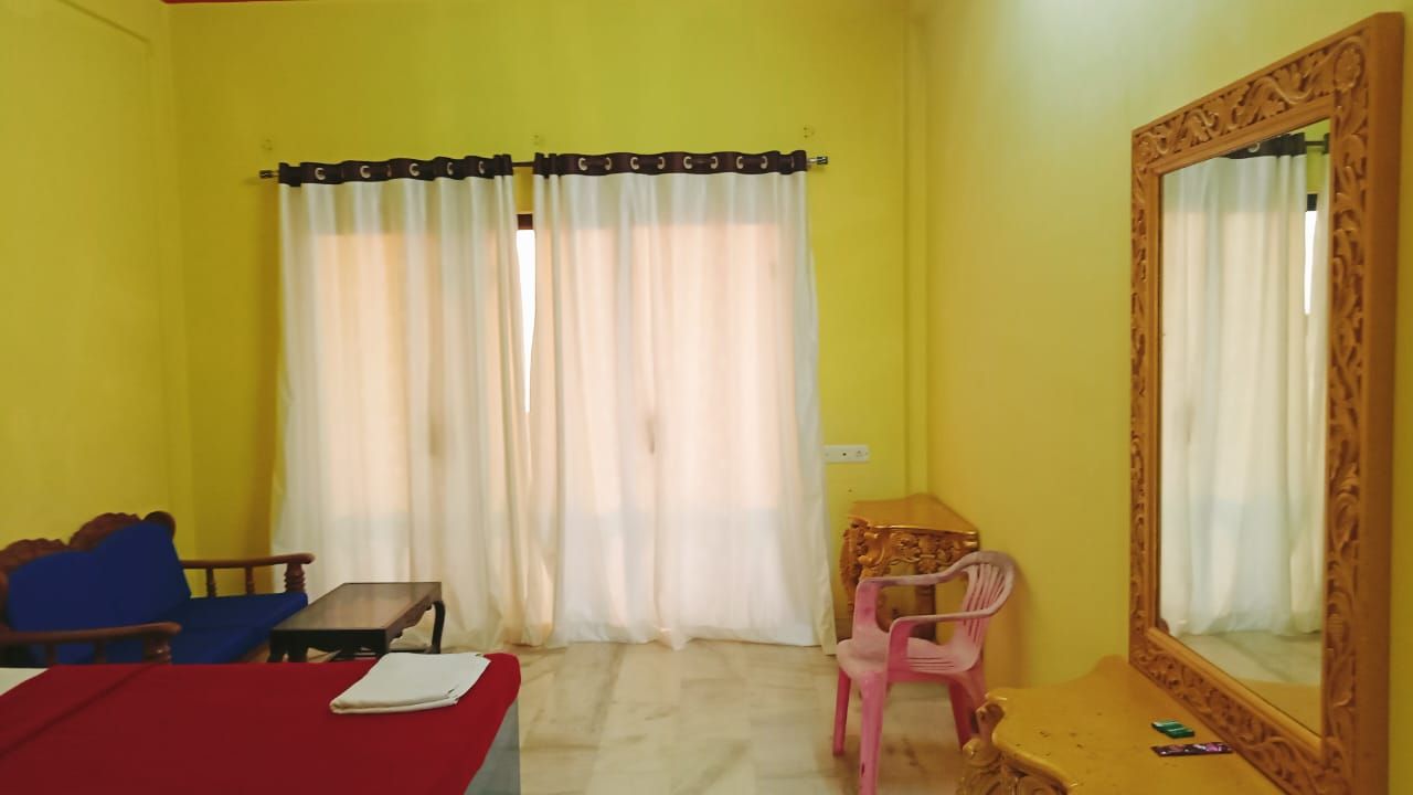 Shiv Sagar Palace Budget Non AC Room Without TV 3