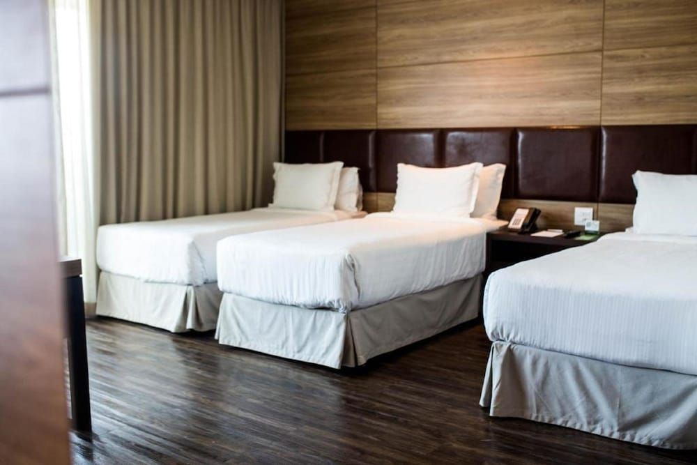 Triple Room, 3 Twin Beds (Master)