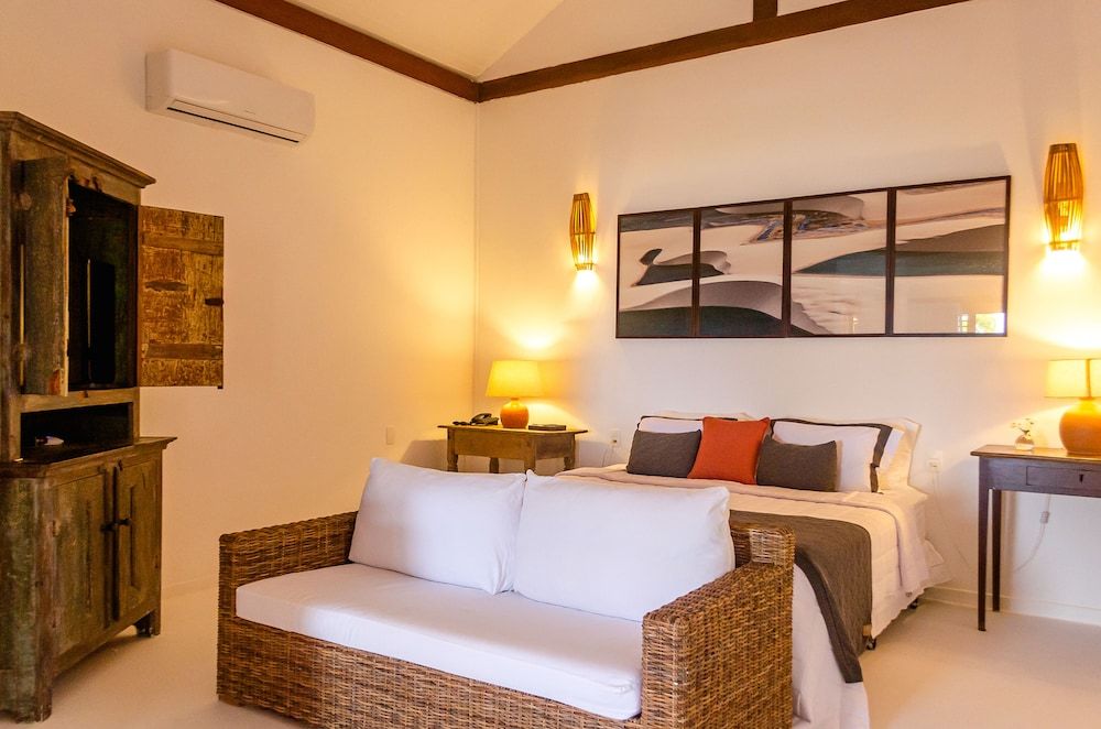 Master suite with sea view and private pool