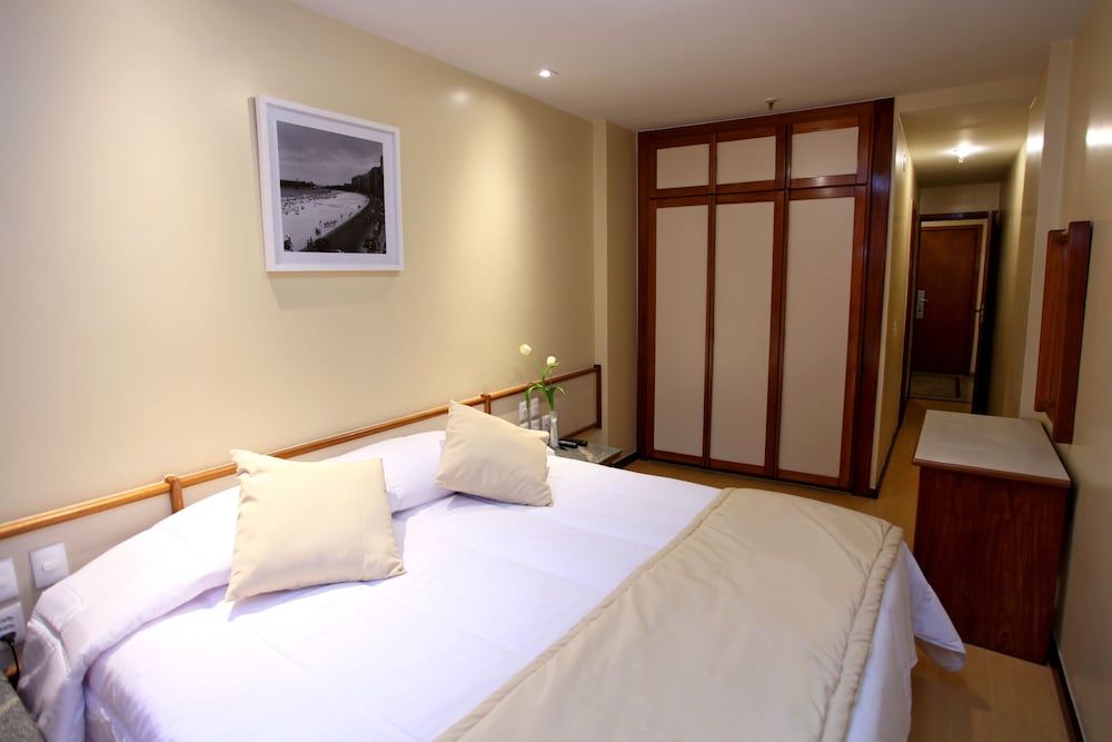 Mengo Palace Hotel Standard Double Room 2