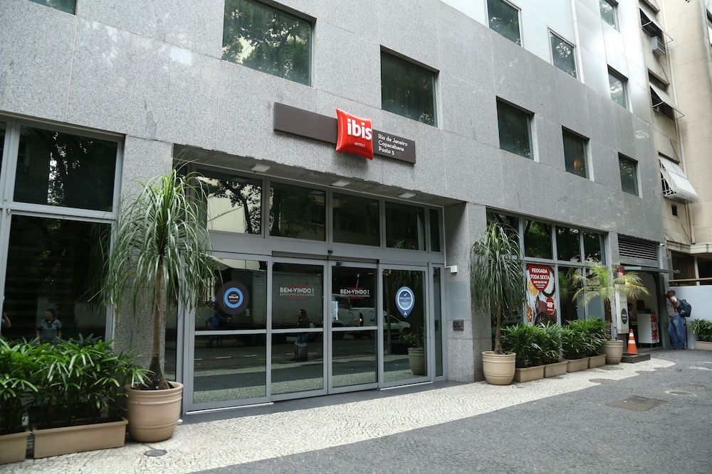 undefined ibis Copacabana Posto 5 6