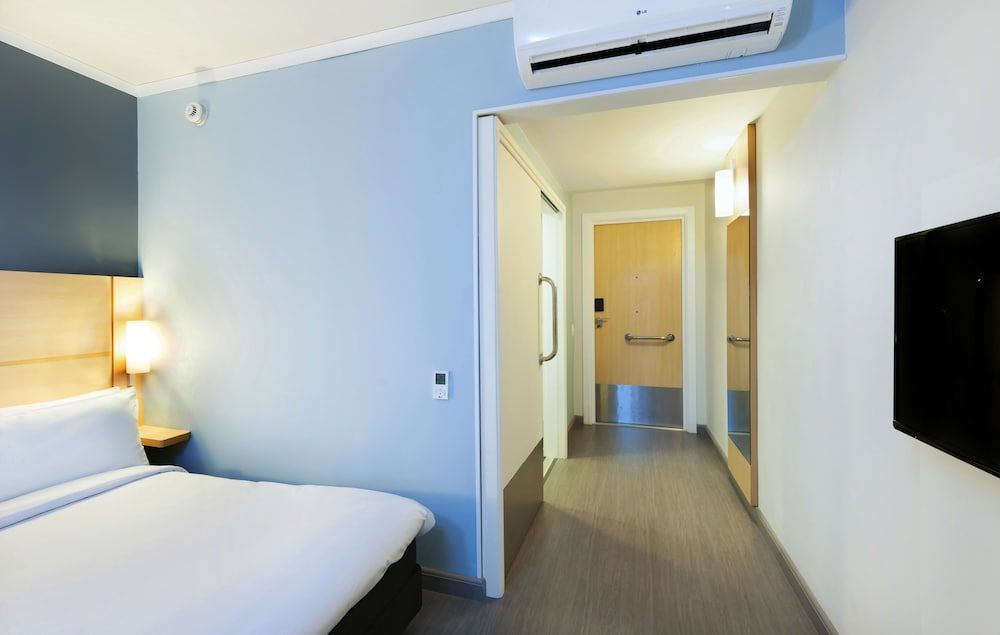 undefined ibis Copacabana Posto 5 4