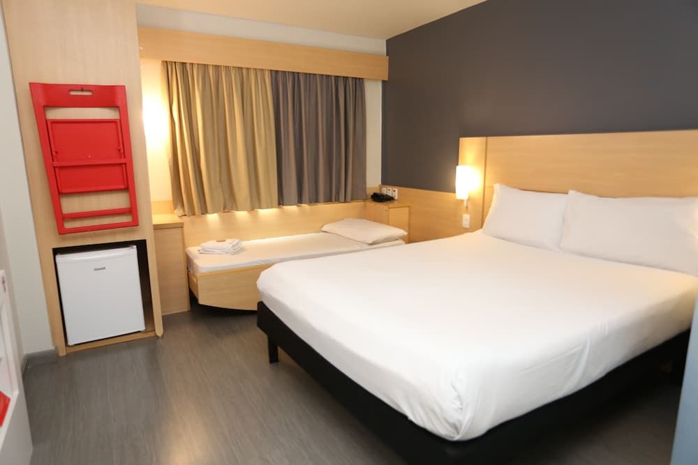 ibis Copacabana Posto 5 Standard Room, 1 Double Bed 5