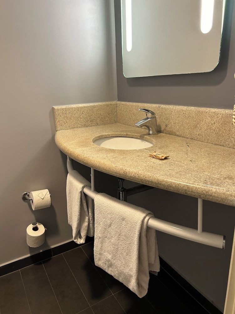 ibis Copacabana Posto 5 Standard Room, 1 Double Bed 9