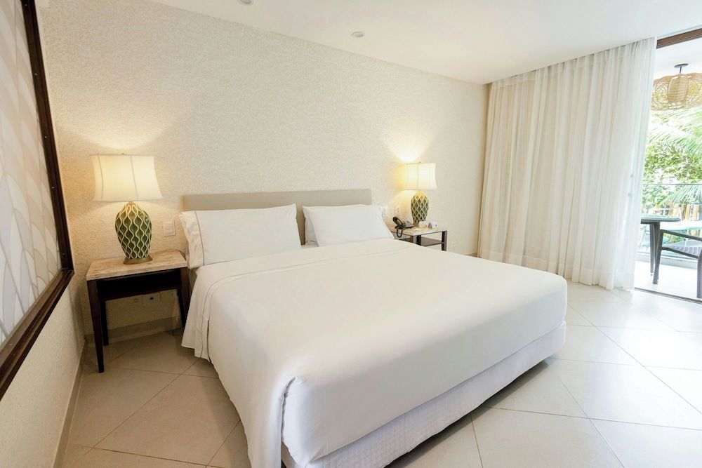 Deluxe Room, 1 King Bed, Garden View