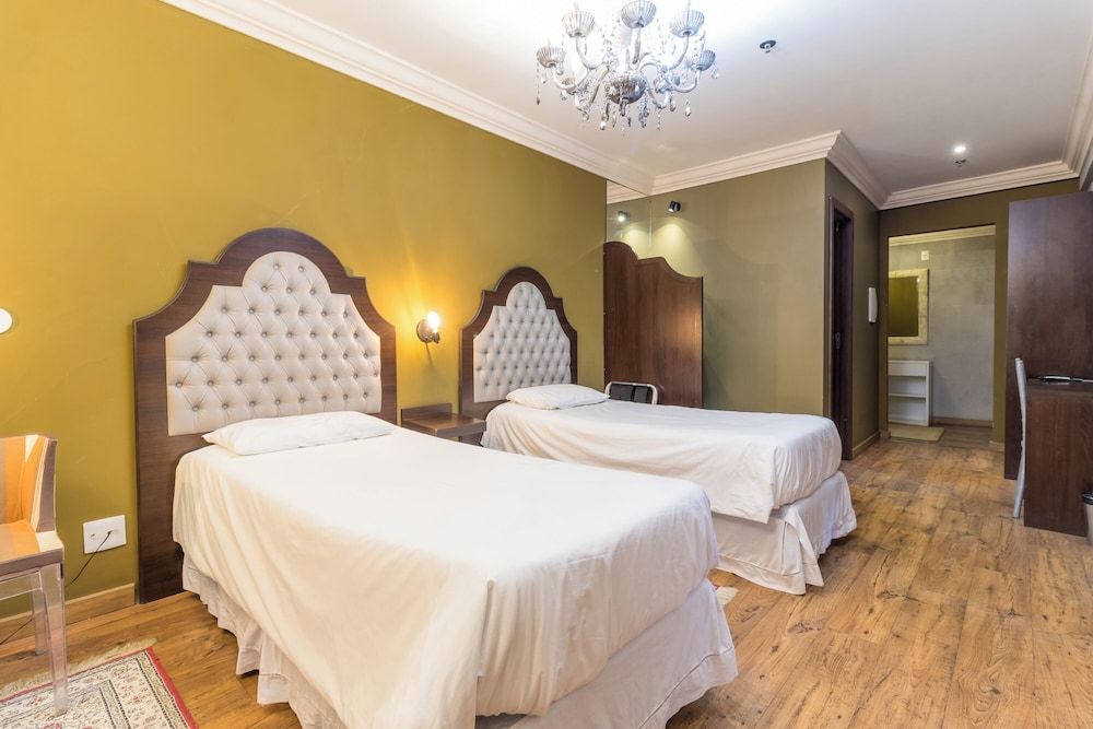 Quarto Familia Real (Quadruplo)