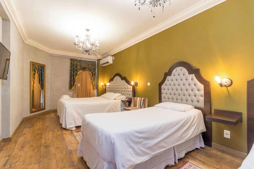 Quarto Familia Real (Quadruplo)