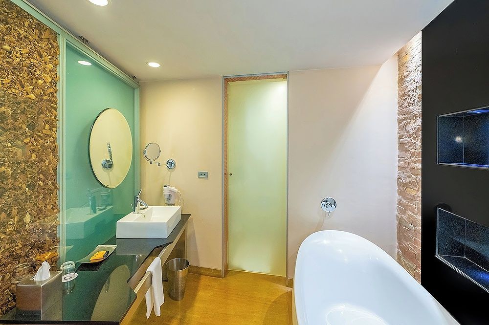 O Hotel Pune Deluxe Room 9