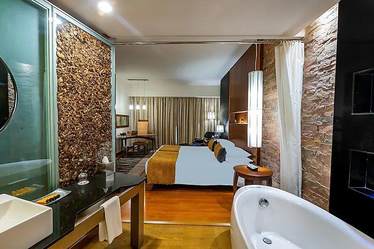 O Hotel Pune Deluxe Room 2