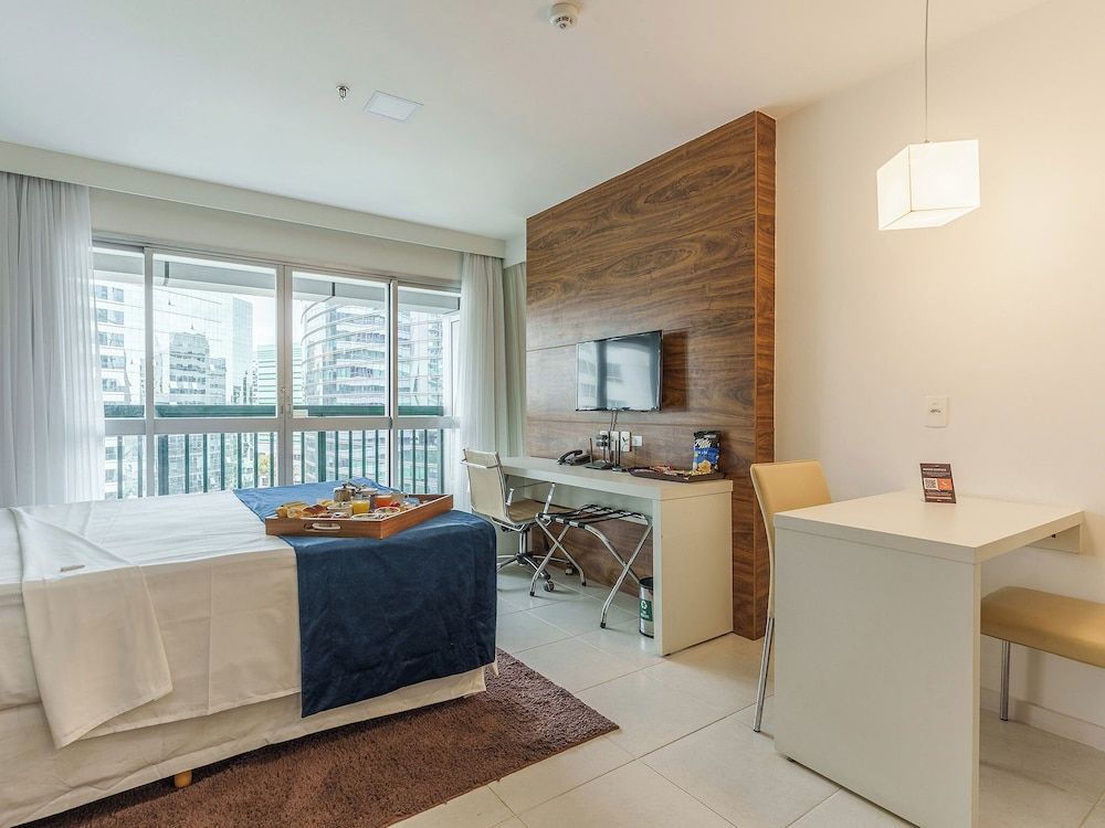 Hplus Vision Executive Standard Double Room 5