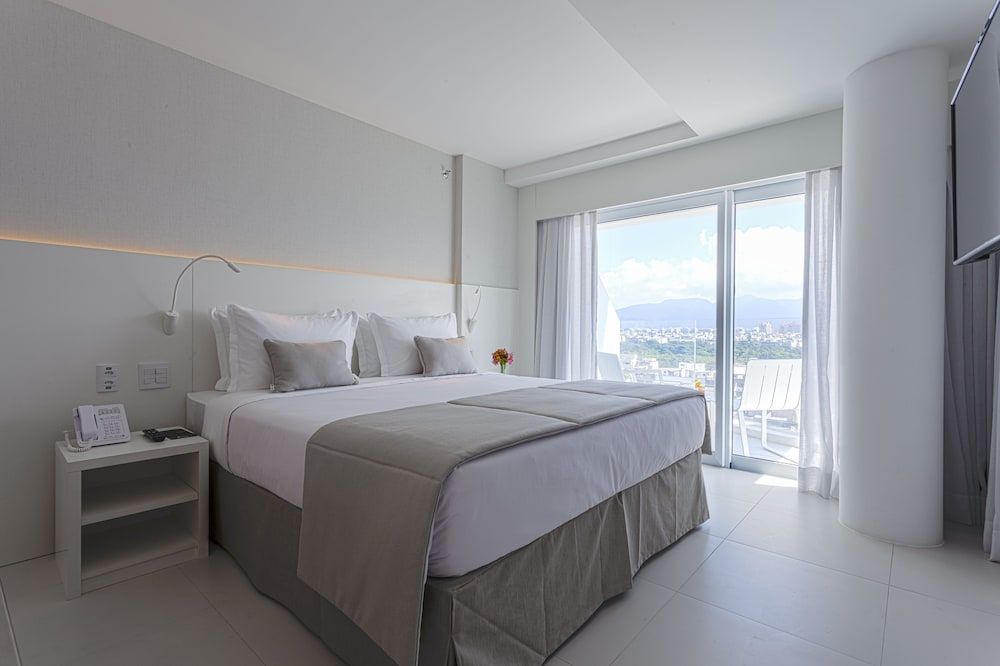 Superior, Queen, Lagoon View, Balcony