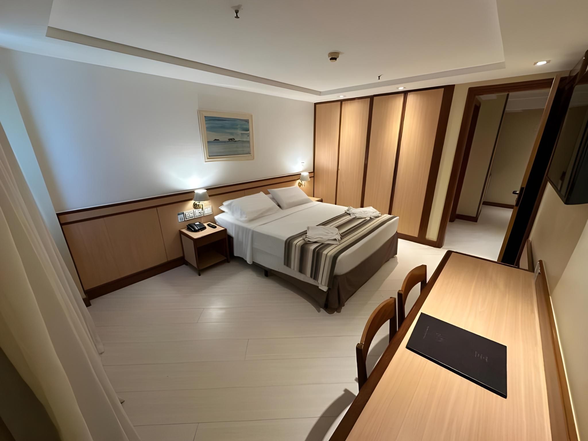 Luxury Triple Room with 3 Single Beds