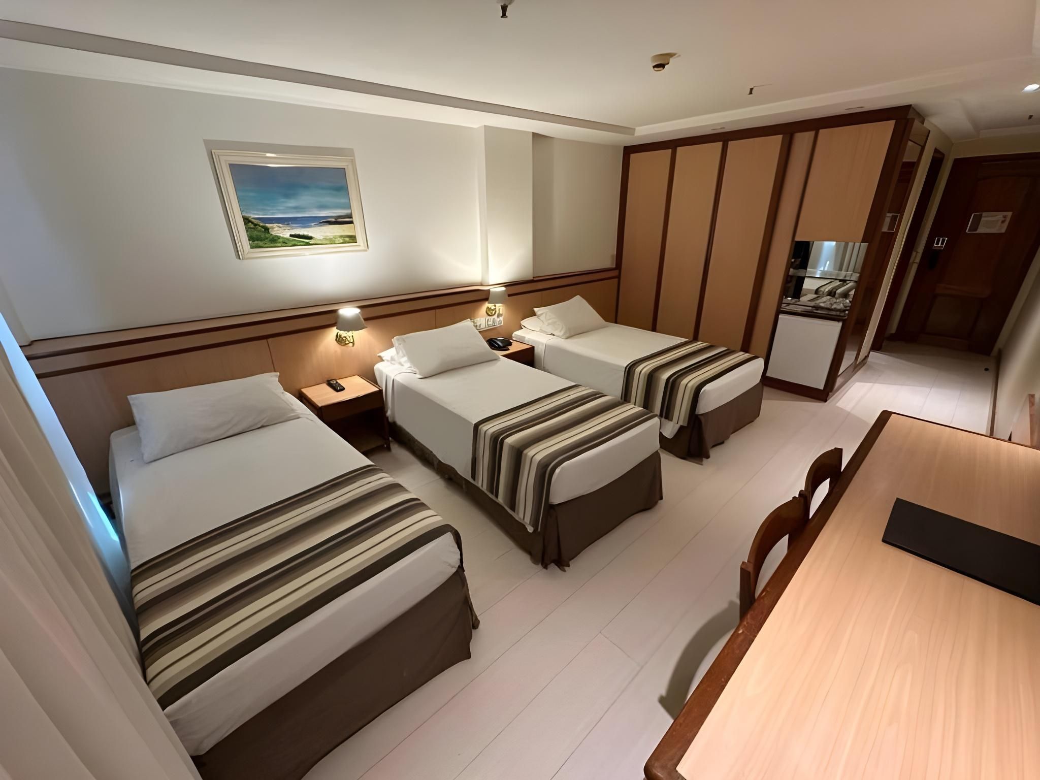 Luxury Triple Room with 3 Single Beds