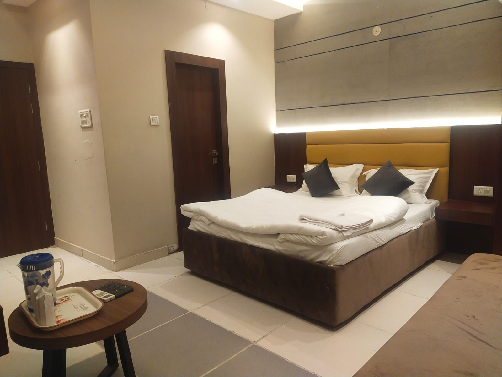 Hotel Gagan Plaza Deluxe Double Room