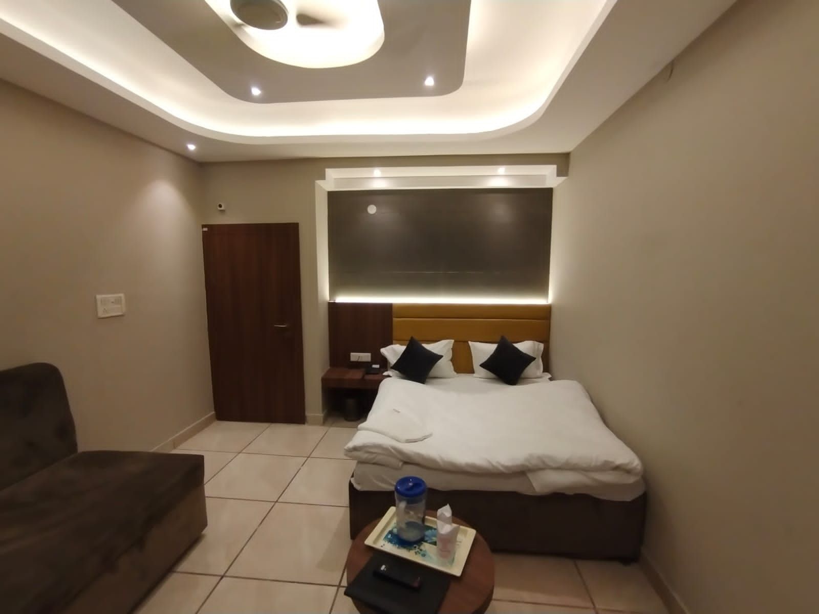 Hotel Gagan Plaza Deluxe Double Room 7