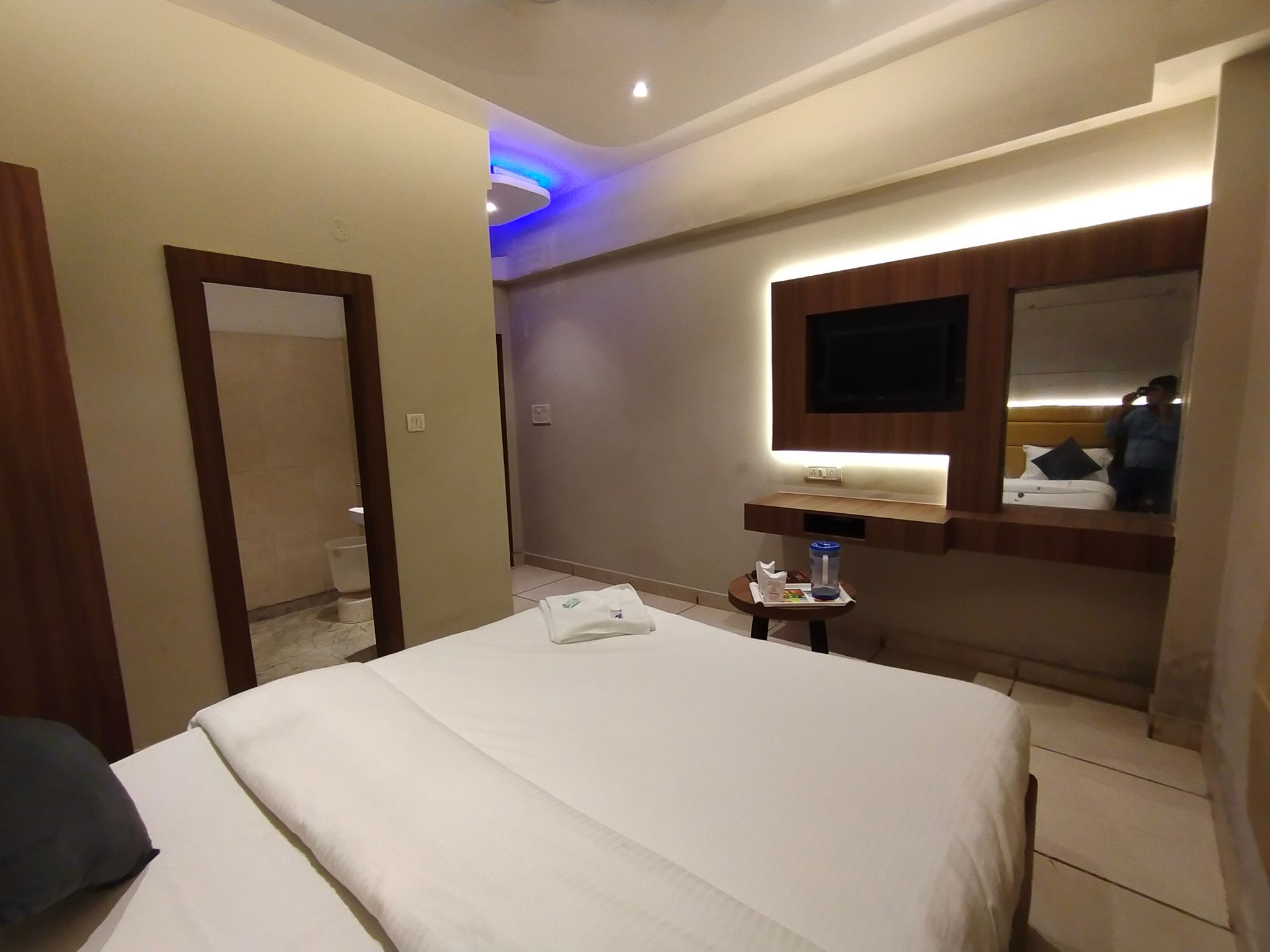 Hotel Gagan Plaza Deluxe Double Room 2