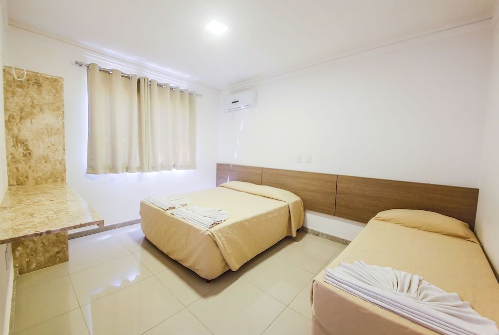 Family Room (2)