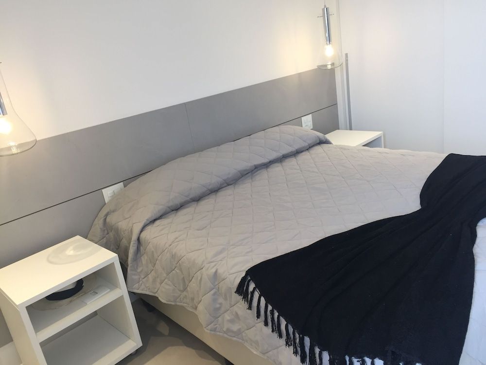 undefined Leblon Flat 6