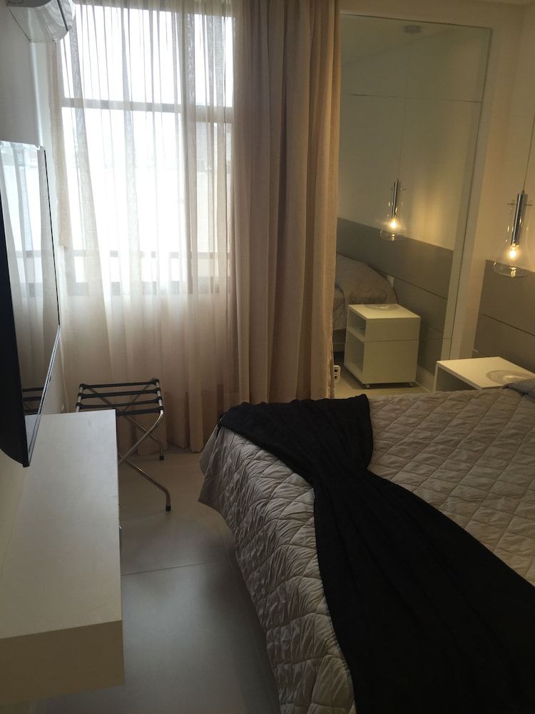 undefined Leblon Flat 9