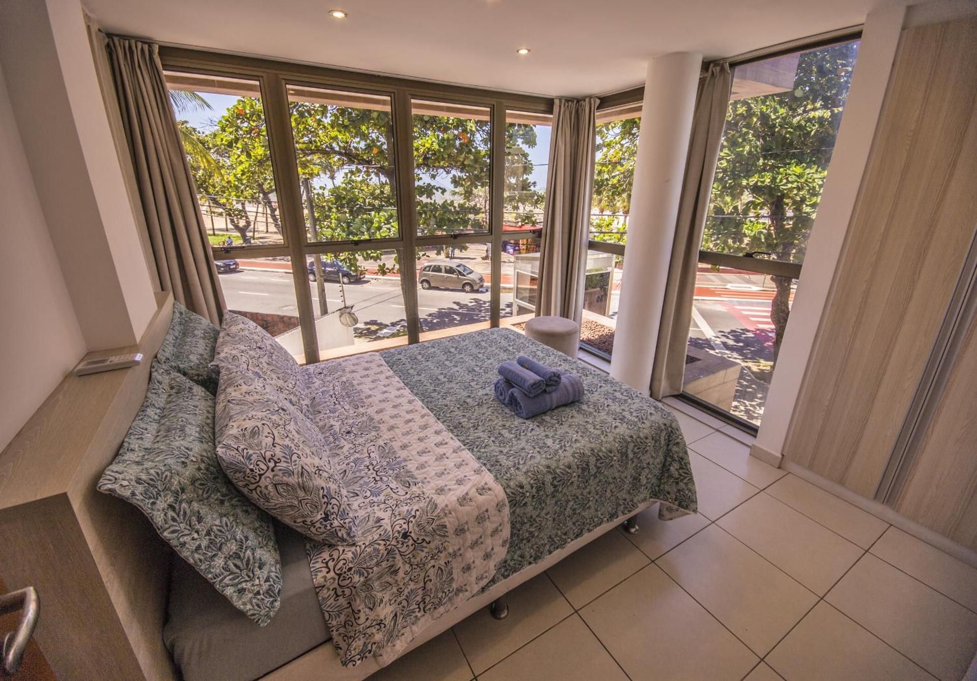 Apartment with Sea and Pool View