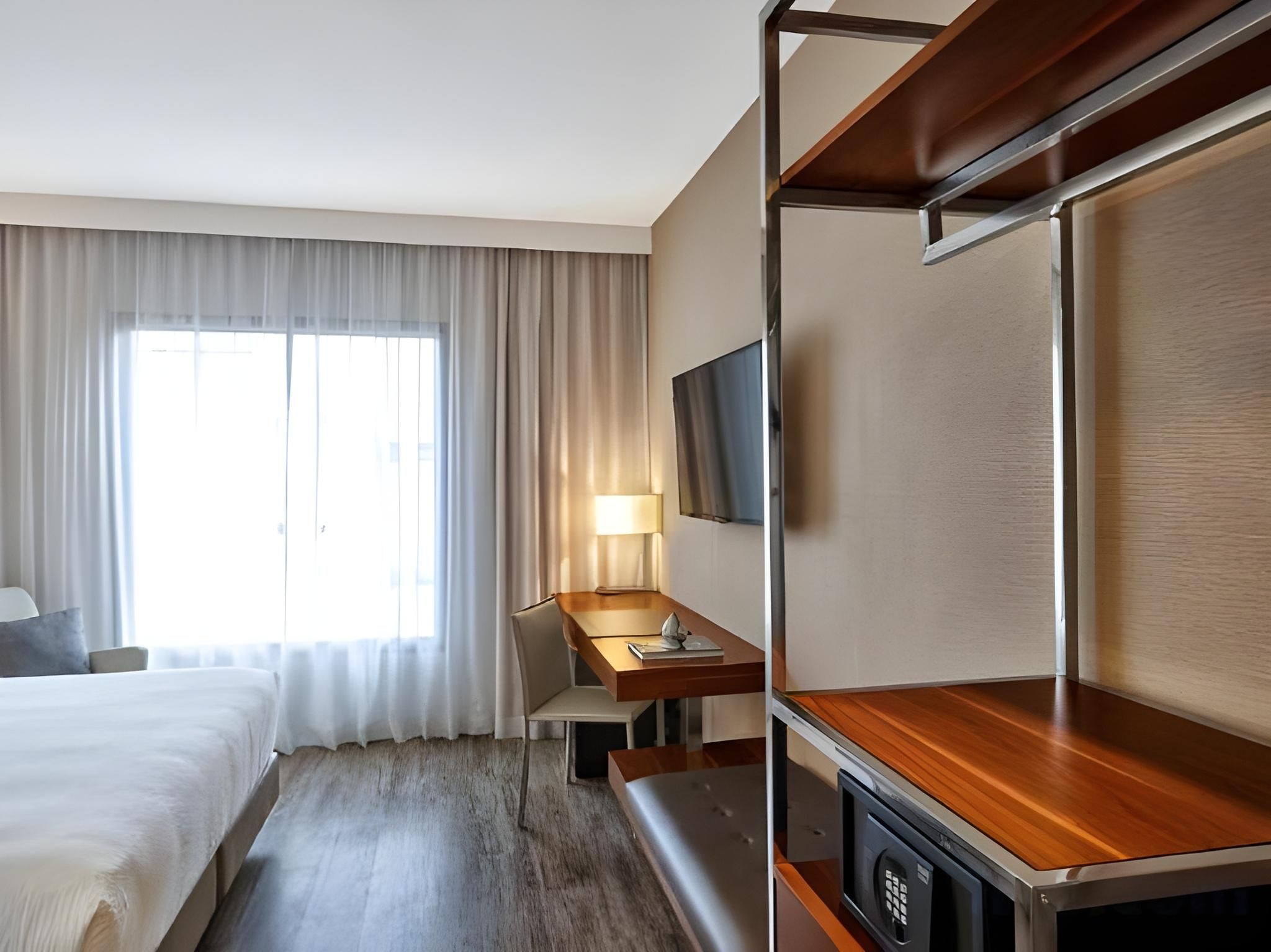 Standard PwD Disability Access - 1 King Bed