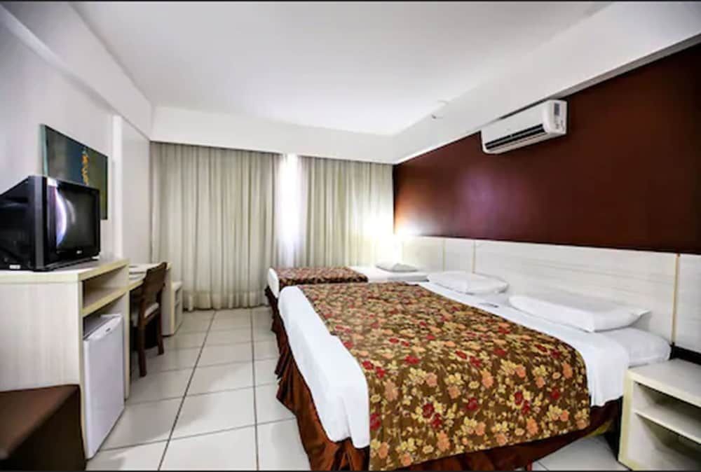 Suite (803)
