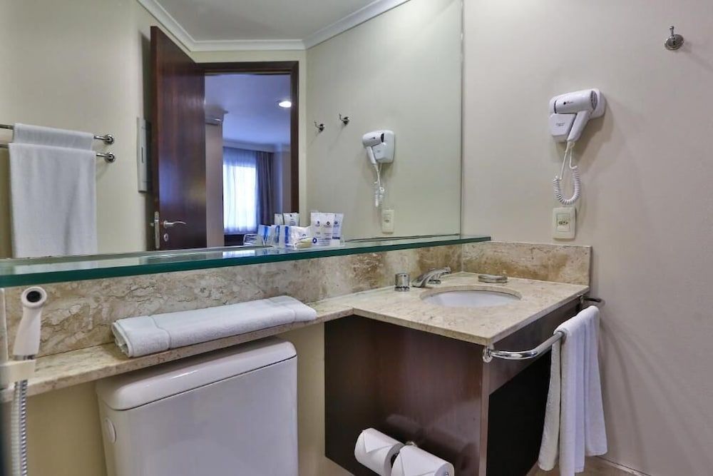 Transamerica Prime International Plaza Superior Twin Room, 2 Twin Beds 3